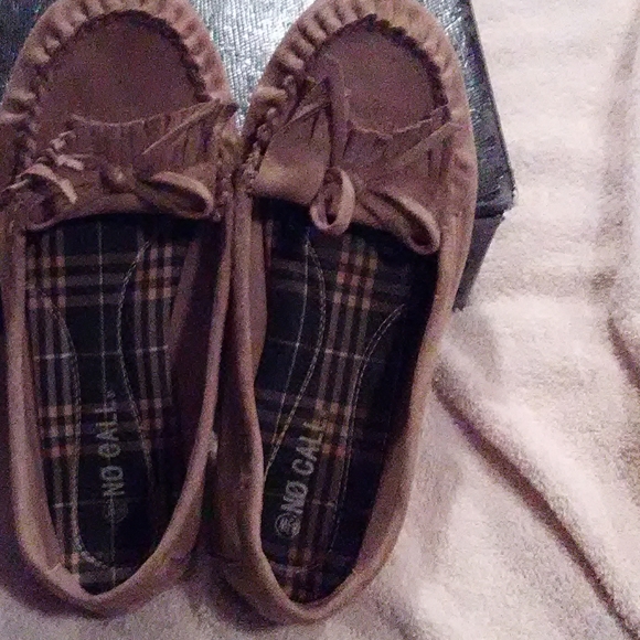 Shoes - Picture 2 of 3